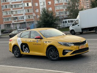 2019 Kia Optima IV Рестайлинг, белый, 1400000 рублей, вид 3