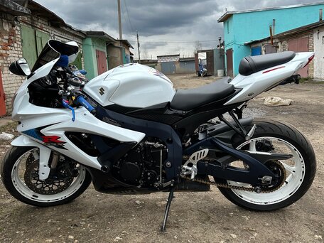 2007 Suzuki GSX-R 600, белый, 750000 рублей, вид 2
