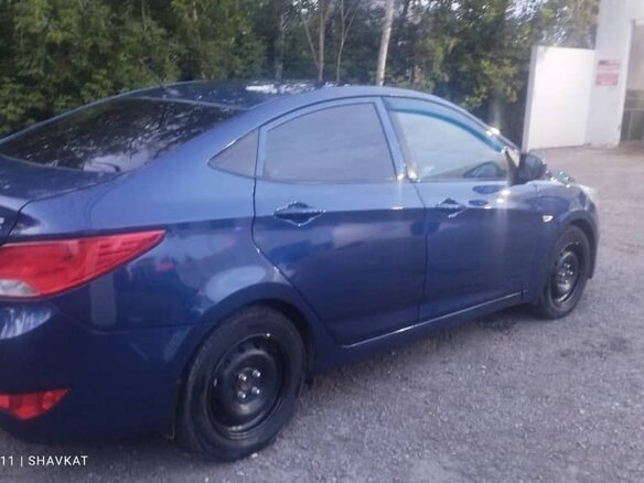 2015 Hyundai Solaris I Рестайлинг, синий, 900000 рублей - вид 2
