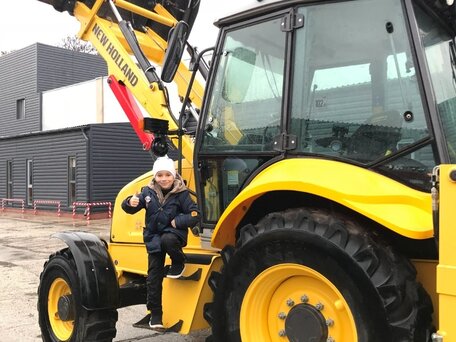 2017 New Holland B90B, жёлтый, 8450000 рублей, вид 4