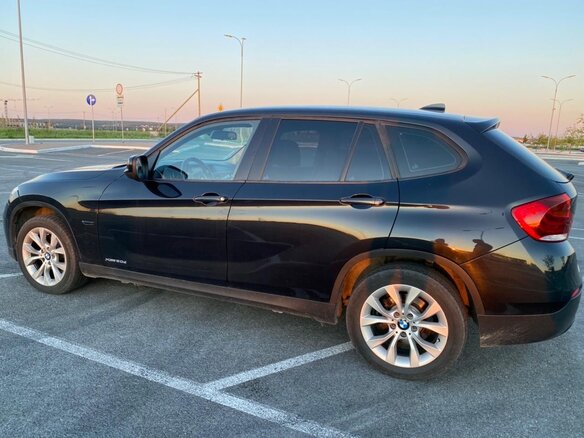 2011 BMW X1 20d I (E84), чёрный - вид 4