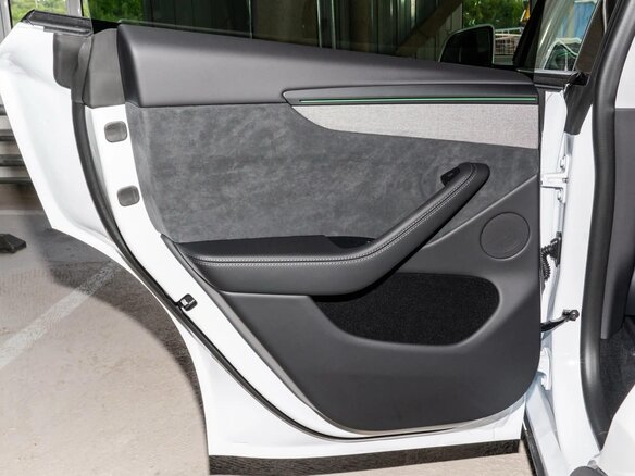 2025 Tesla Model Y Long Range I Рестайлинг, серебристый, 7639800 рублей - вид 13