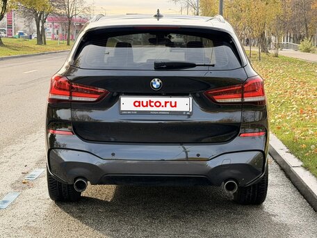 2020 BMW X1 20i xDrive II (F48) Рестайлинг, чёрный, 3387000 рублей, вид 4