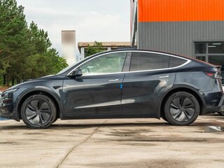 2025 Tesla Model Y Long Range I Рестайлинг, серый, 7639800 рублей, вид 4