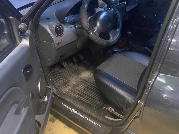 2009 Renault Logan I, серый, 550000 рублей - вид 4