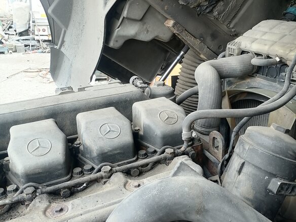 2012 Mercedes-Benz Axor, чёрный, 1350000 рублей - вид 6