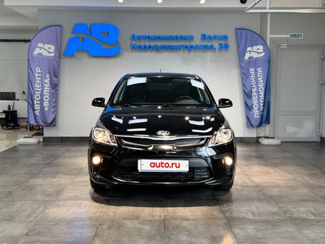 2017 Kia Rio IV, чёрный, 1048000 рублей, вид 2