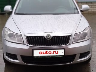 2010 Skoda Octavia II (A5) Рестайлинг, серебристый, 750000 рублей, вид 1
