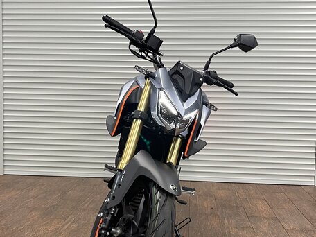 2026 QJMotor SRK 125 S, серый, 300000 рублей, вид 3