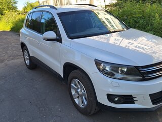 2013 Volkswagen Tiguan I Рестайлинг, белый, 970000 рублей, вид 2