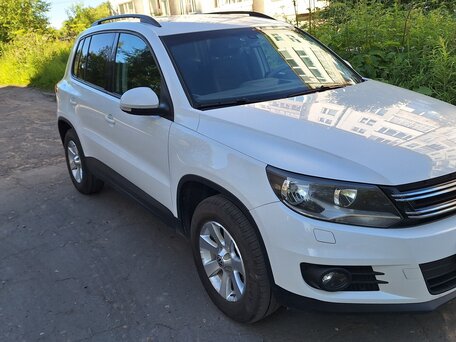2013 Volkswagen Tiguan I Рестайлинг, белый, 970000 рублей, вид 2
