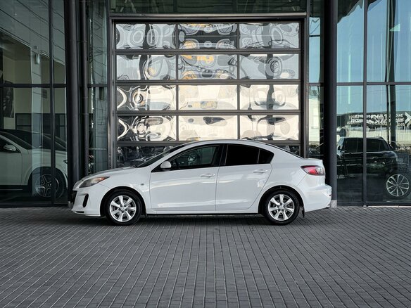 2011 Mazda 3 II (BL), белый, 675000 рублей - вид 3