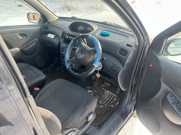 2003 Toyota FunCargo, чёрный, 555000 рублей - вид 3