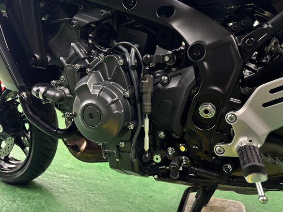 2022 Yamaha MT-09 Tracer (FJ-09), серый, 1325000 рублей - вид 22