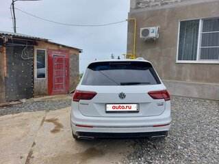 2017 Volkswagen Tiguan II, белый, 3000000 рублей, вид 3