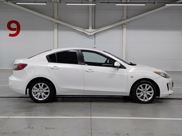 2011 Mazda 3 II (BL), белый, 790000 рублей - вид 3