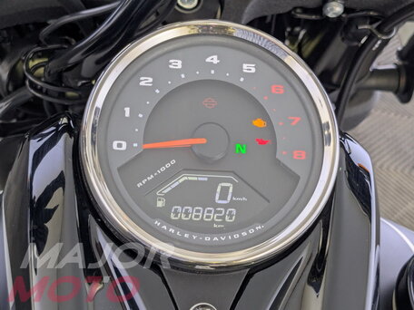 2019 Harley-Davidson Fat Bob, белый, 1749000 рублей, вид 2