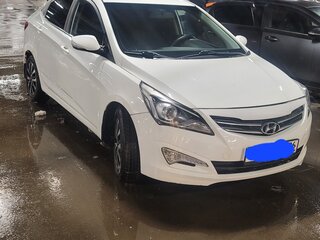 2015 Hyundai Solaris I Рестайлинг, белый, 800000 рублей, вид 2