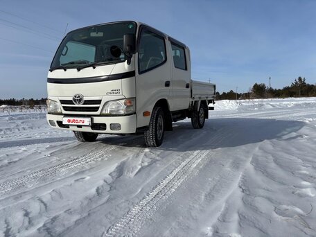 2011 Toyota Dyna, белый, 3000000 рублей, вид 1