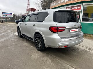 2019 Infiniti QX80 I Рестайлинг 2, серебристый, 5800000 рублей, вид 3