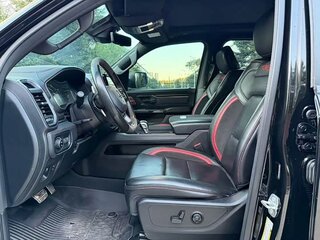 2026 Ram 1500 Crew Cab V Рестайлинг, чёрный, 8400444 рублей, вид 4