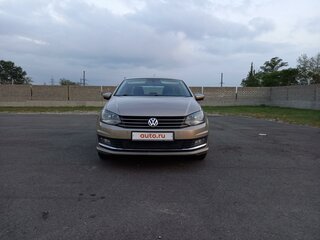 2016 Volkswagen Polo V Рестайлинг, бежевый, 1150000 рублей, вид 2