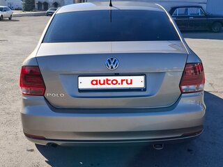 2015 Volkswagen Polo V Рестайлинг, бежевый, 1100000 рублей, вид 3