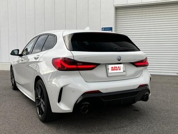2023 BMW 1 серии 118i III (F40), белый, 1750000 рублей - вид 8