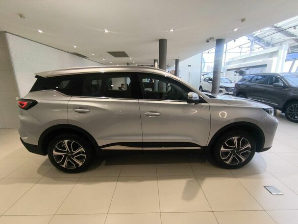 2025 Chery Tiggo 7L I, серебристый, 2735000 рублей - вид 6