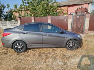 2016 Hyundai Solaris I Рестайлинг, серый, 980000 рублей, вид 3