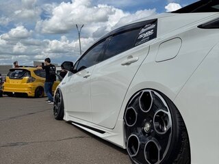 2017 Toyota Prius IV (XW50), белый, 2500000 рублей, вид 5