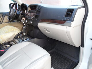 2010 Mitsubishi Pajero IV, белый, 2300000 рублей, вид 5