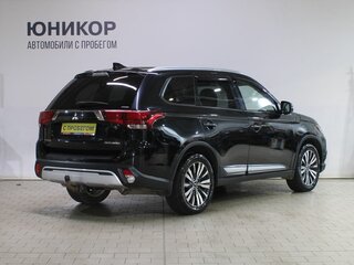 2018 Mitsubishi Outlander III Рестайлинг 3, чёрный, 1929000 рублей, вид 2