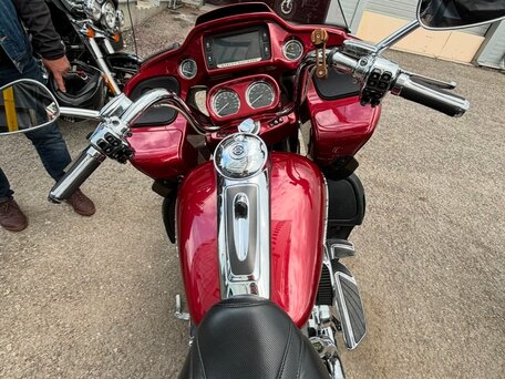 2016 Harley-Davidson CVO Road Glide, красный, 1600000 рублей, вид 3