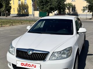 2012 Skoda Octavia II (A5) Рестайлинг, белый, 898000 рублей, вид 3