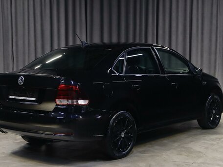 2019 Volkswagen Polo V Рестайлинг, чёрный, 1199000 рублей, вид 2