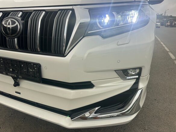 2021 Toyota Land Cruiser Prado 150 Series Рестайлинг 3, белый, 5700000 рублей - вид 13