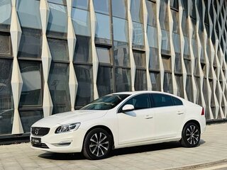 2018 Volvo S60 II Рестайлинг, белый, 1390000 рублей, вид 1