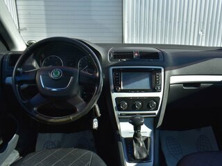 2010 Skoda Octavia II (A5) Рестайлинг, серый, 729000 рублей, вид 5