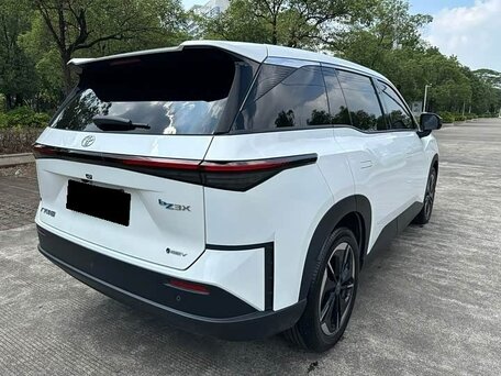 2026 Toyota bZ3X 58.3 kWh, белый, 2850000 рублей, вид 3