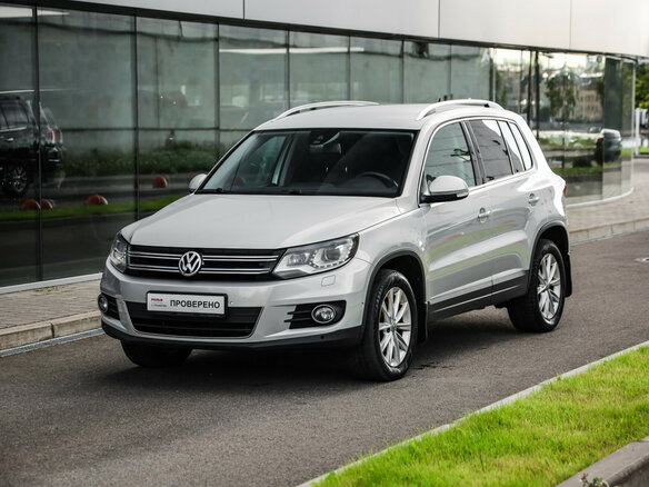 2016 Volkswagen Tiguan I Рестайлинг, серебристый - вид 2