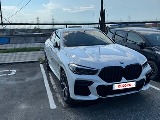 2022 BMW X6 M50i III (G06), белый, 11500000 рублей, вид 2