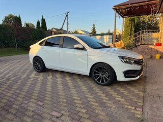 2024 Lada (ВАЗ) Vesta I Рестайлинг (NG), белый, 1400000 рублей, вид 3