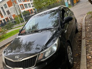 2015 Kia Rio III Рестайлинг, чёрный, 995000 рублей, вид 4