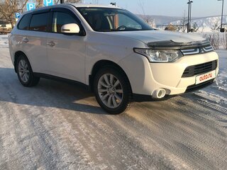 2013 Mitsubishi Outlander III, белый, 1760000 рублей, вид 4