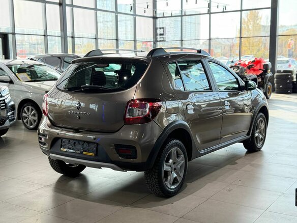 2018 Renault Sandero Stepway II Рестайлинг, коричневый, 1200000 рублей - вид 4