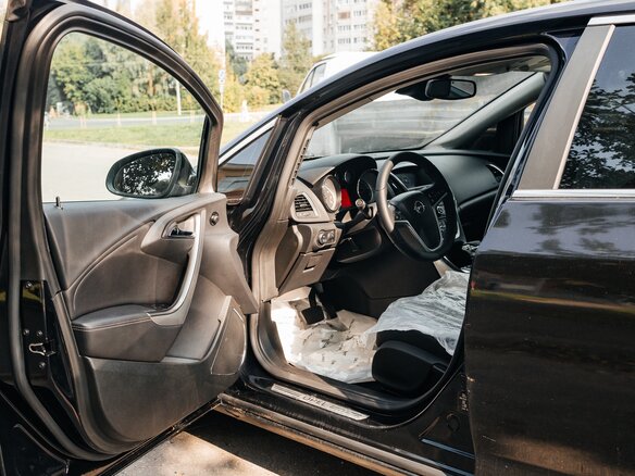 2011 Opel Astra J, чёрный, 950000 рублей - вид 9