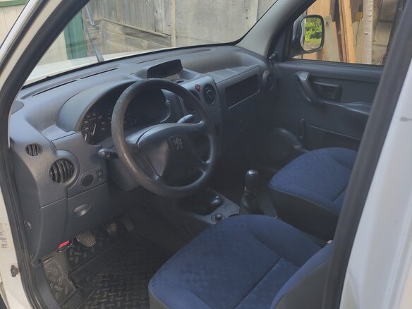 2008 Peugeot Partner, белый, 400000 рублей - вид 27