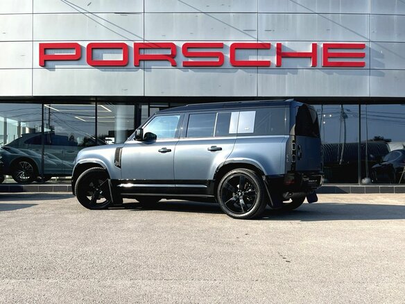 2021 Land Rover Defender 110 II, синий - вид 2