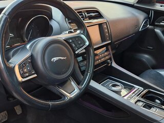 2017 Jaguar F-Pace I, чёрный, 3480000 рублей, вид 5